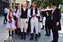 defile 12