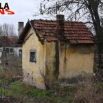 Фото на денот: куќарката на железничарот кај “Дулието“, 9 часот, 5 степени