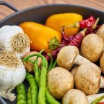 Совети од нутриционист: како да го намалиме лошиот холестерол и да постигнеме регулација на триглицеридите во крвта?